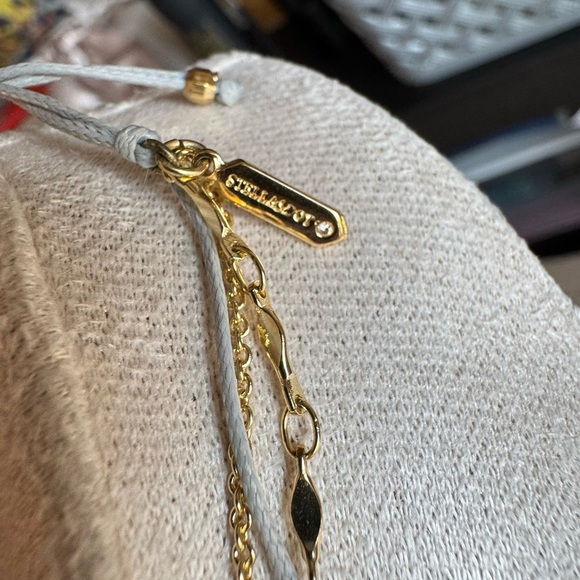 Elegant Gold Beaded Bracelet - Picture 5 of 5